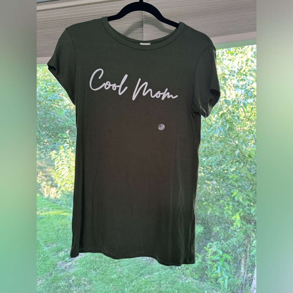 BOUTIQUE BRAND ‘cool mom’ shirt